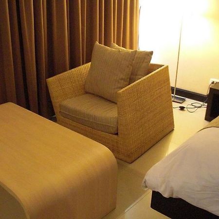 Swutel Hotel Бангкок Екстер'єр фото